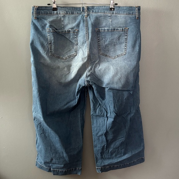 Torrid Crop Wide Leg Vintage Stretch Mid-rise Jean - Picture 10 of 13